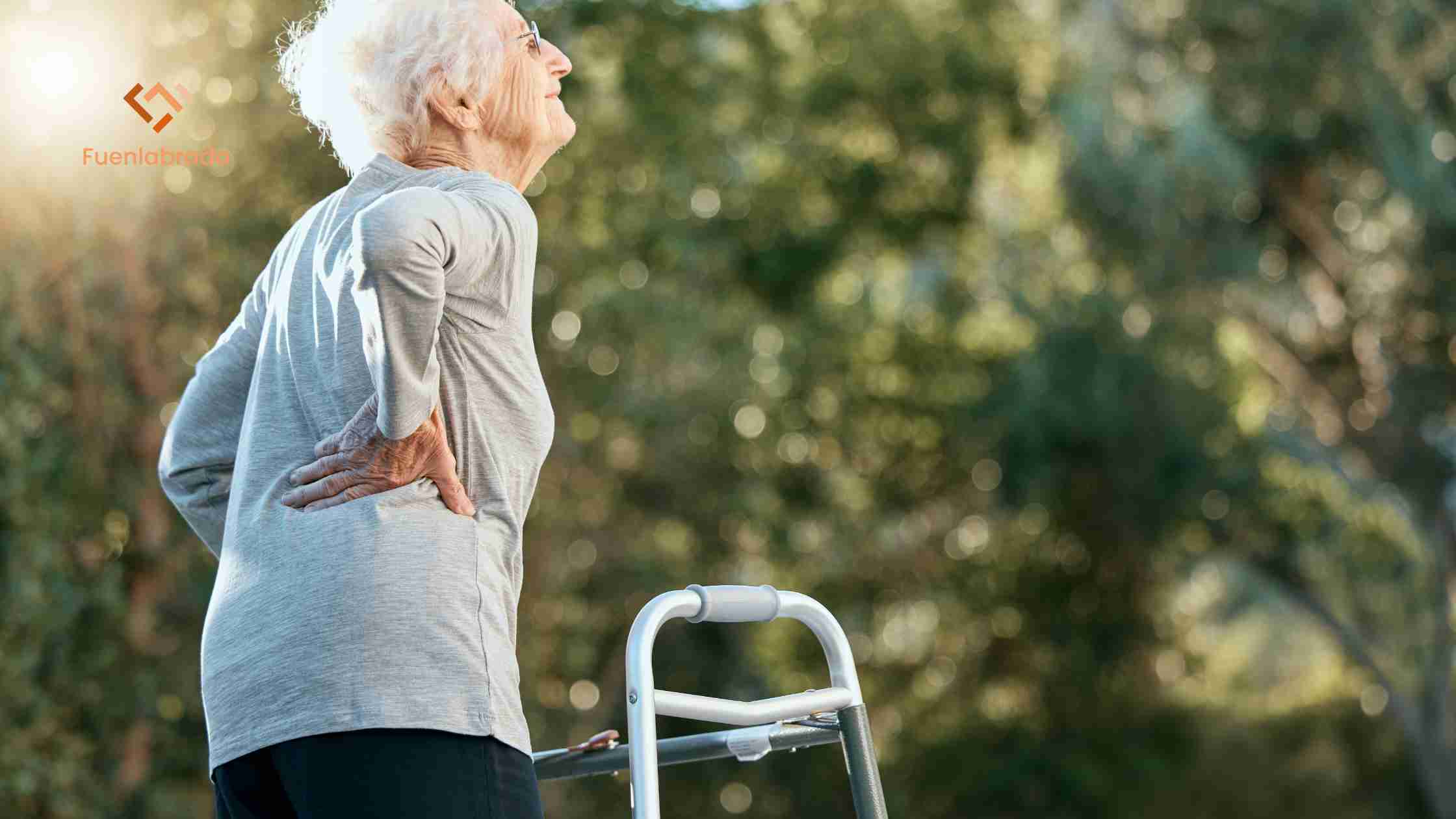 Fibromialgia en la tercera edad: qué es y cómo abordarla