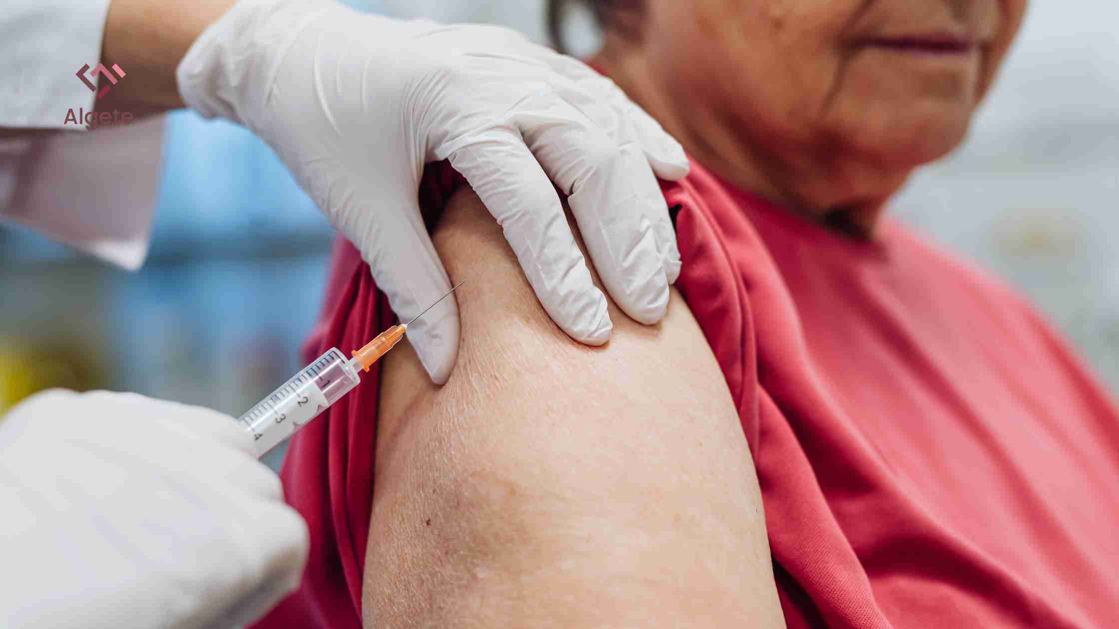 Vacunación en la tercera edad: una aliada esencial para proteger salud y autonomía