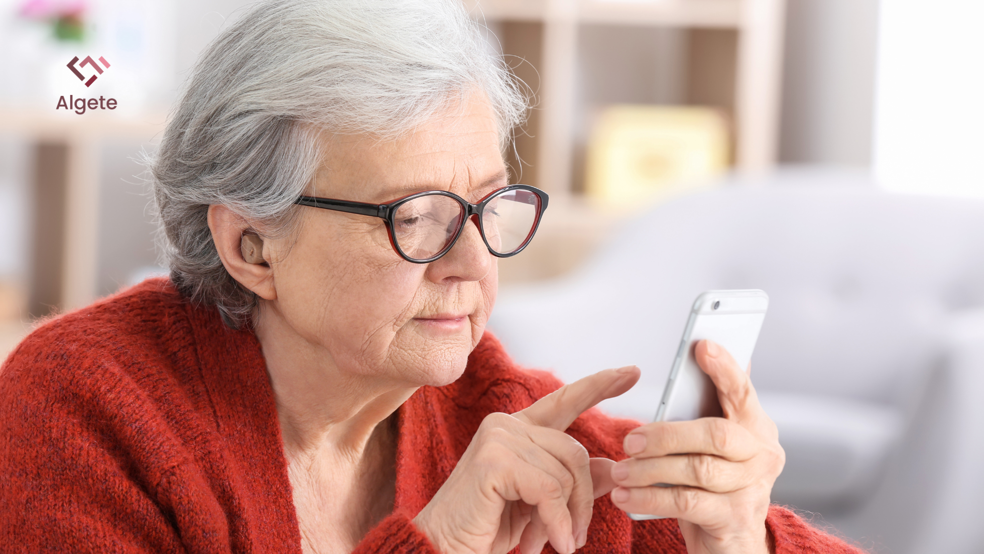 Cómo enseñar a nuestros mayores a usar el móvil sin agobios